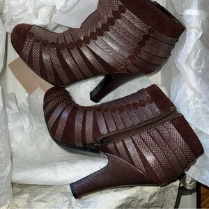 😍❤️Excellent condition Bottega Veneta Dark Brown Heeled ankle Boots